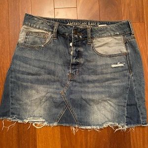 Cute American Eagle denim mini skirt size 6